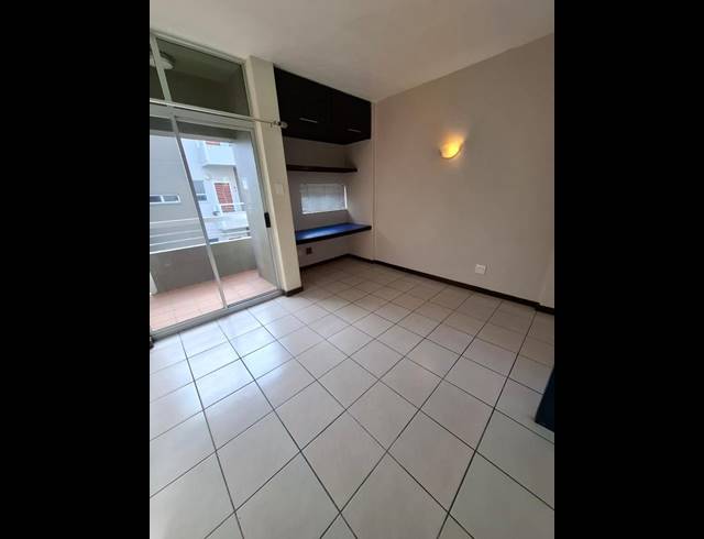 2 BEDROOM APARTMENT FOR SALE IN HATFIELD